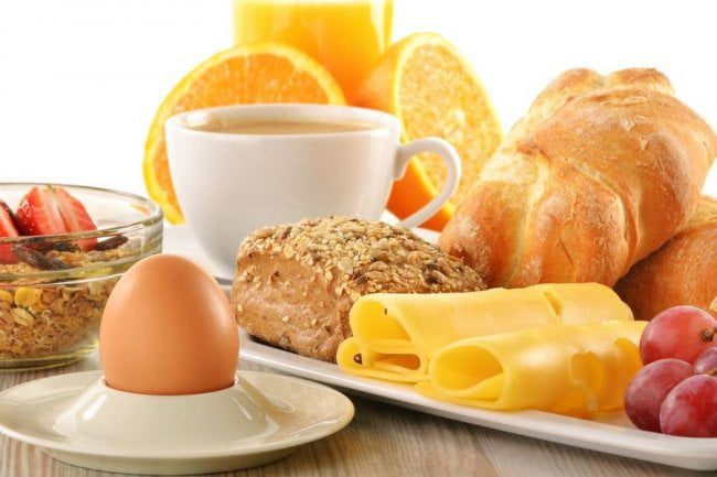 Как приучить себя к полноценному завтраку?