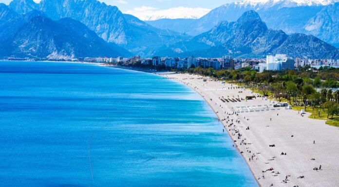 На море с подругами: лучшие горящие туры для девичьей компании