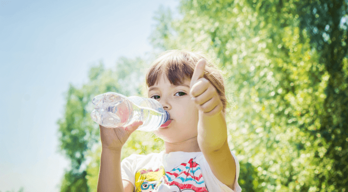 Выгодно ли заказывать питьевую воду по сравнению с покупкой в магазинах?