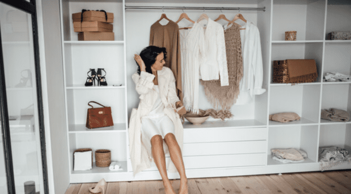 Организация пространства в шкафу: как навести порядок и создать функциональный гардероб
