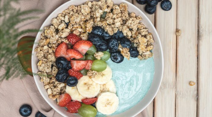 Як підготувати організм до літньої спеки: поради щодо харчування та питного режиму